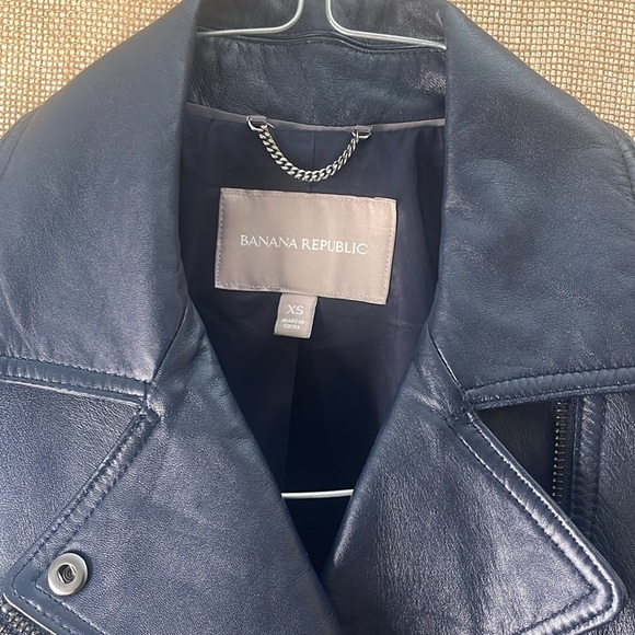 ‎Jacket - Picture 2 of 12